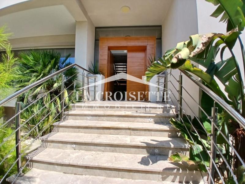 Villa S+4 avec piscine au Lac 2